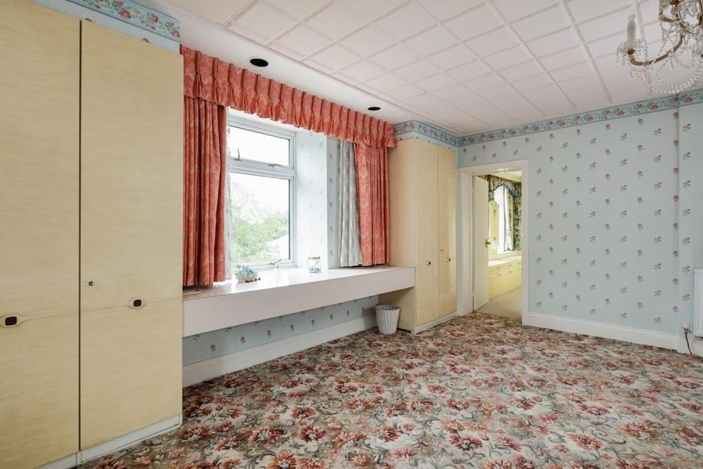 Beautiful 'mayfield' With Private Pool! Manchester