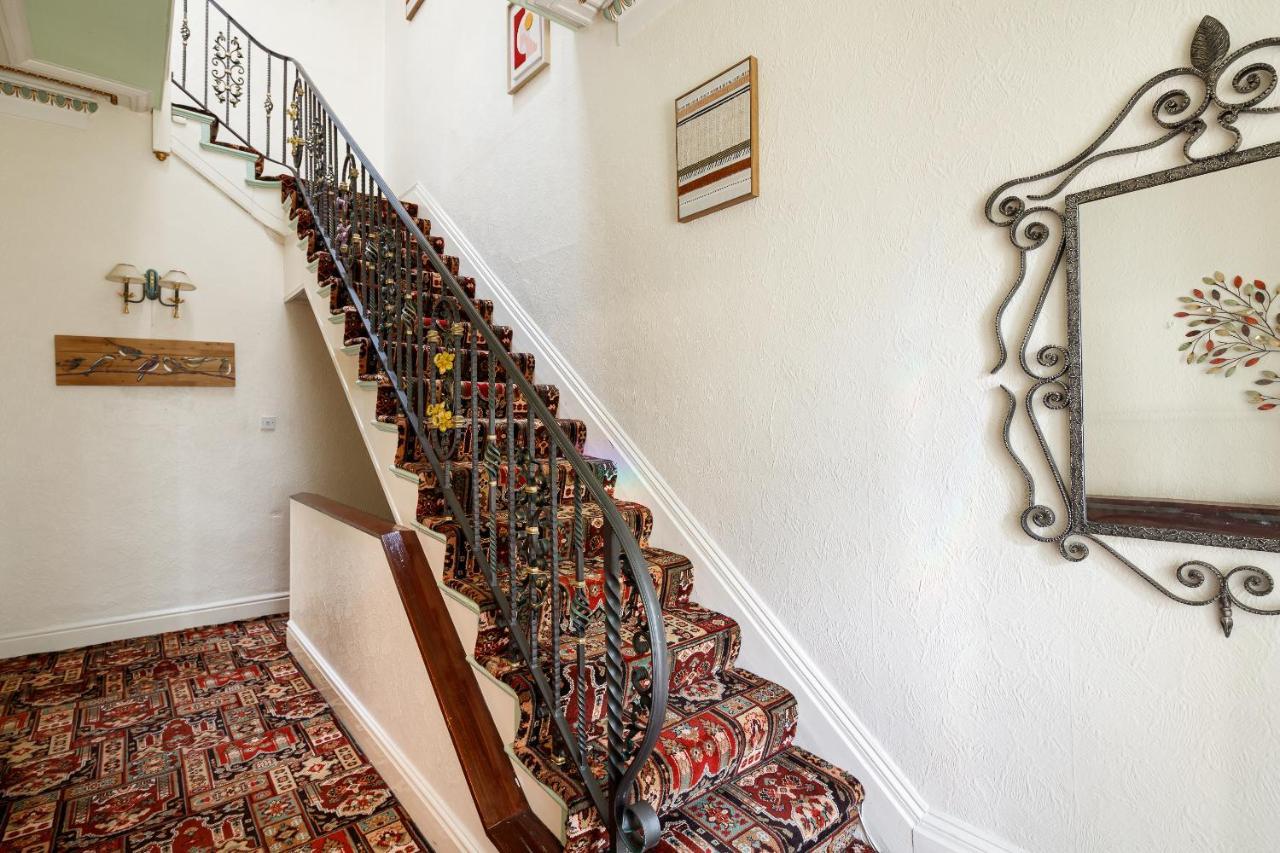 Villa Beautiful 'mayfield' With Private Pool! *