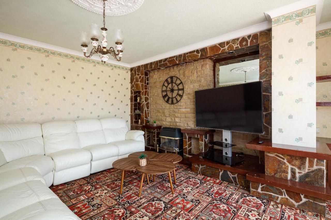 Beautiful 'mayfield' With Private Pool! Villa Manchester