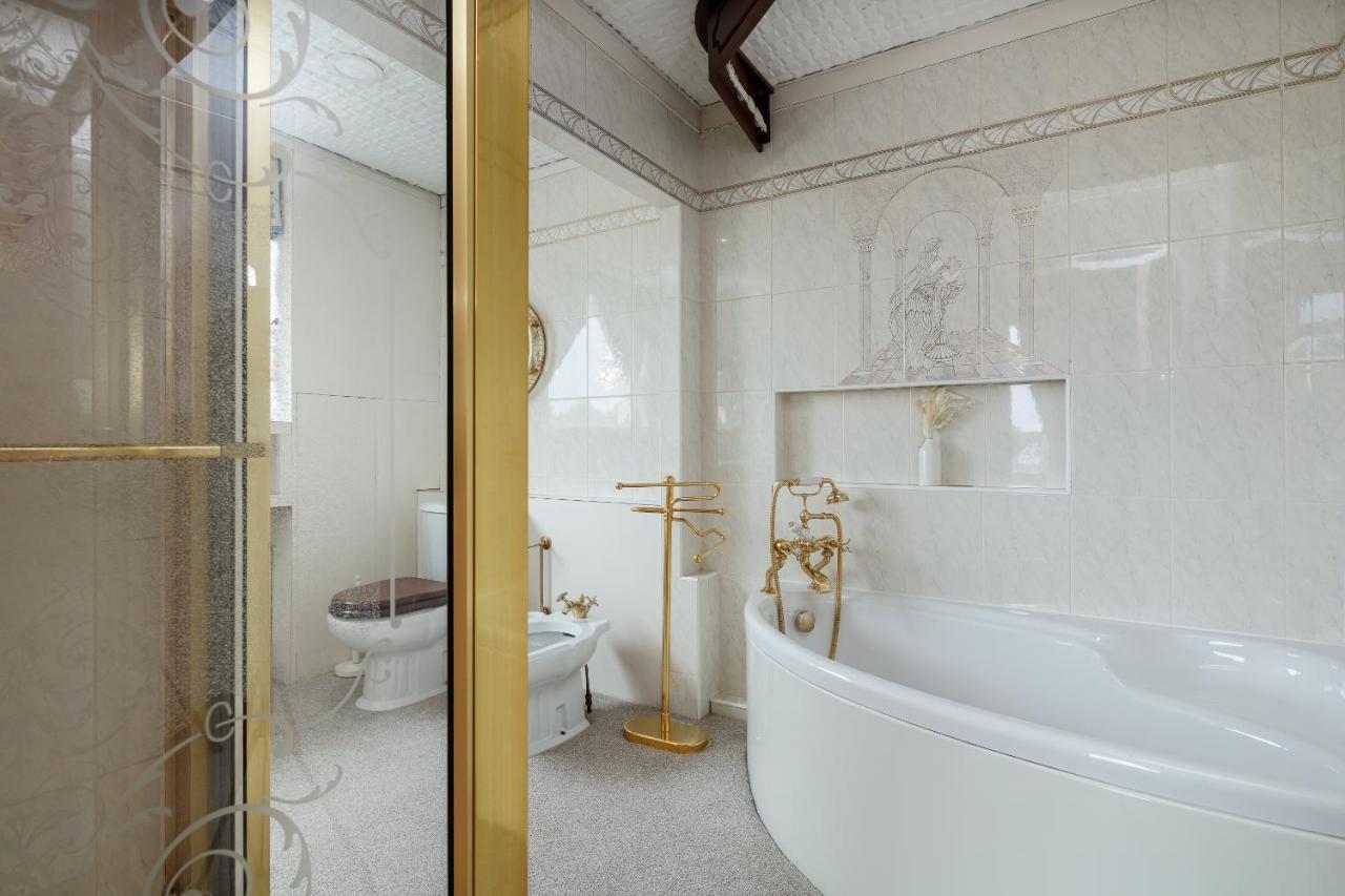 Beautiful 'mayfield' With Private Pool! Villa Manchester
