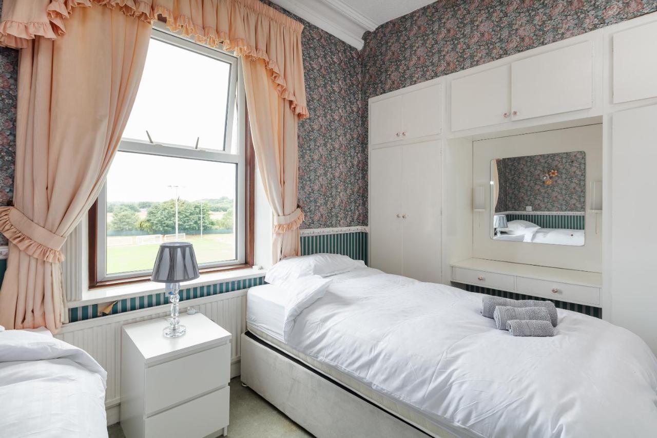 Villa Beautiful 'mayfield' With Private Pool! *