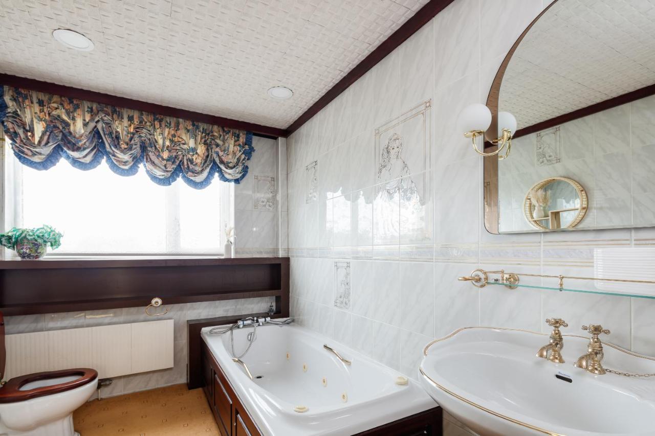Villa Beautiful 'mayfield' With Private Pool! *