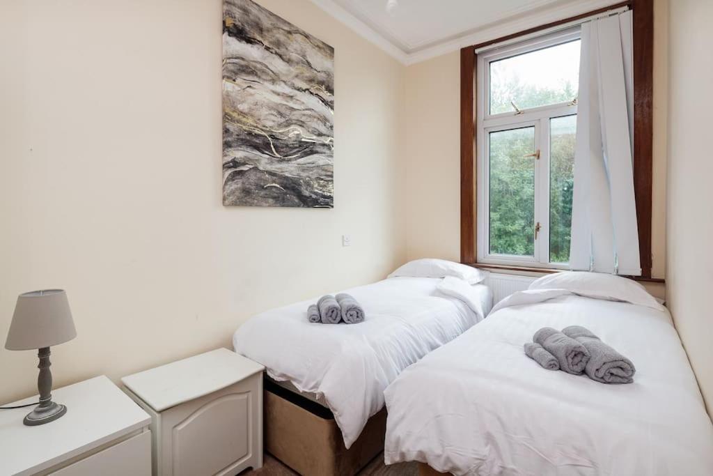 Beautiful 'mayfield' With Private Pool! Villa *