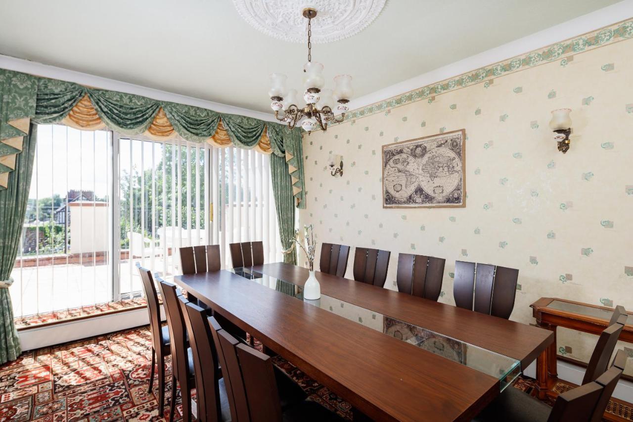 Villa Beautiful 'mayfield' With Private Pool!
