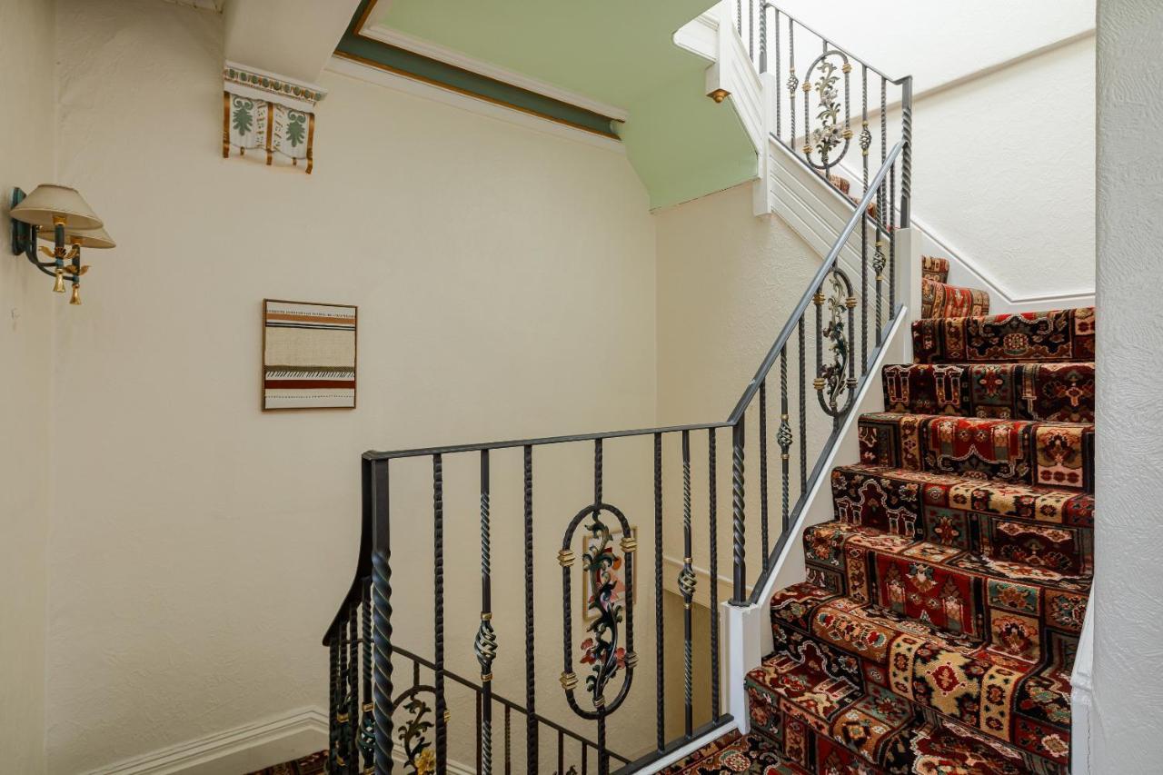 Villa Beautiful 'mayfield' With Private Pool!