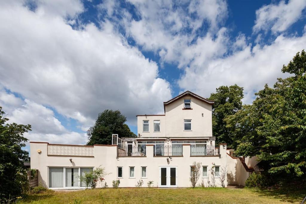 Villa Beautiful 'mayfield' With Private Pool!