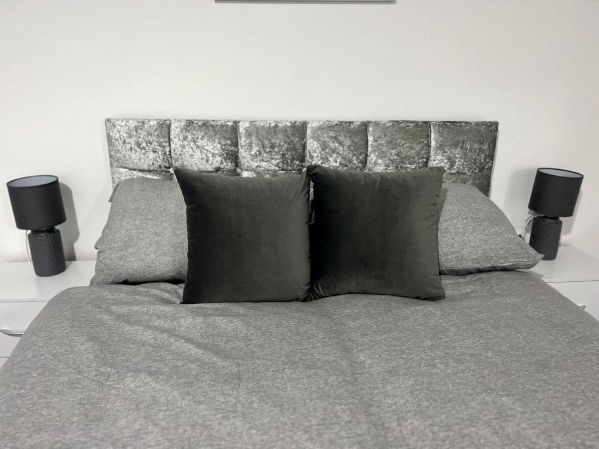 Appartement Beautiful And Homely 3 Bed House With Free Parking So Close To Man And Centre