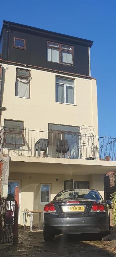 Apartment Luxury Prestwich With Own Entrance With One Double And One Single Bed Manchester