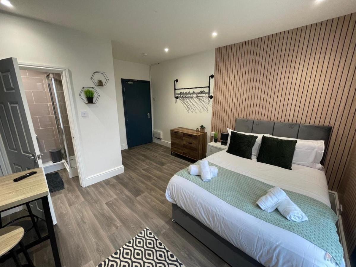 Deluxe Centrally Located In *
