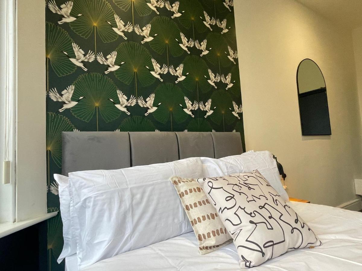 Deluxe Centrally Located In * Manchester