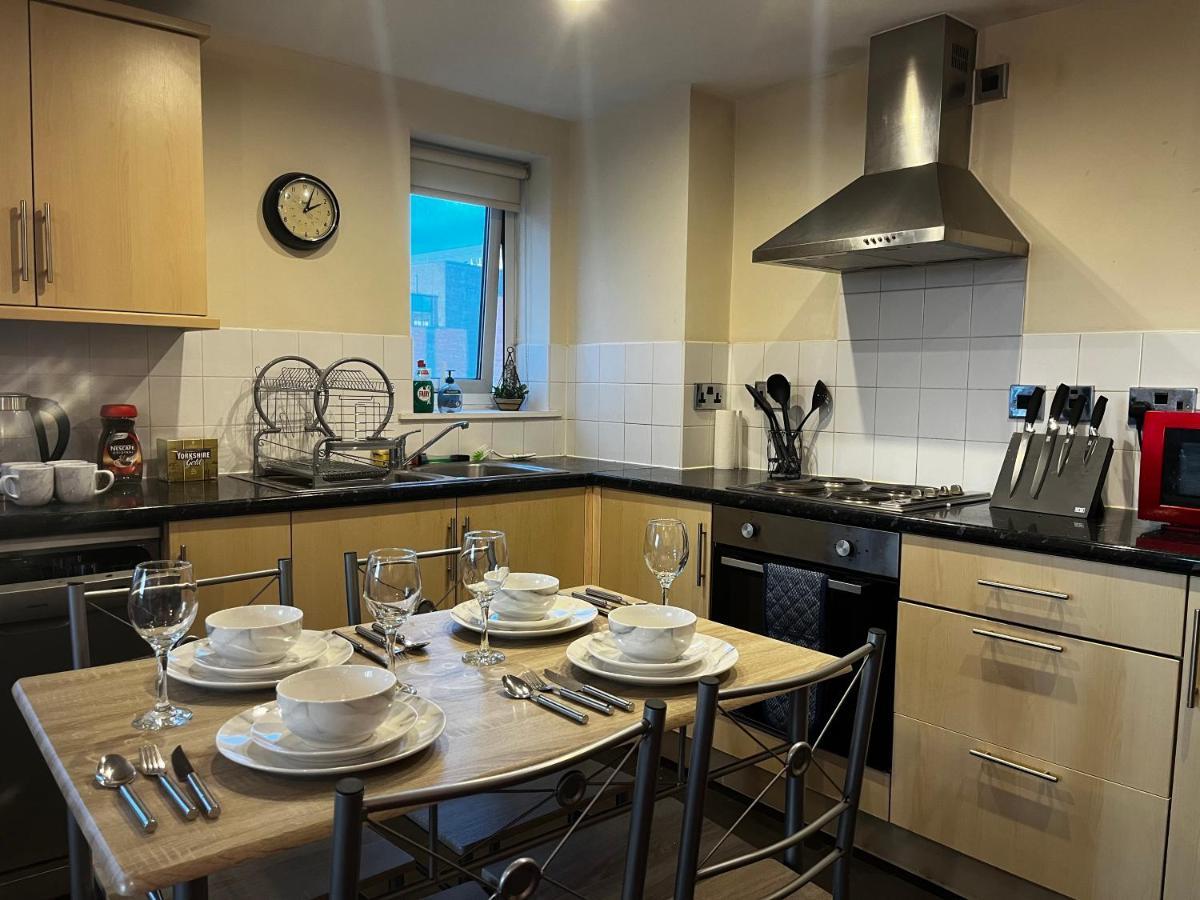 View Spacious 2 Bed 2 Bathrooms Appartement Manchester