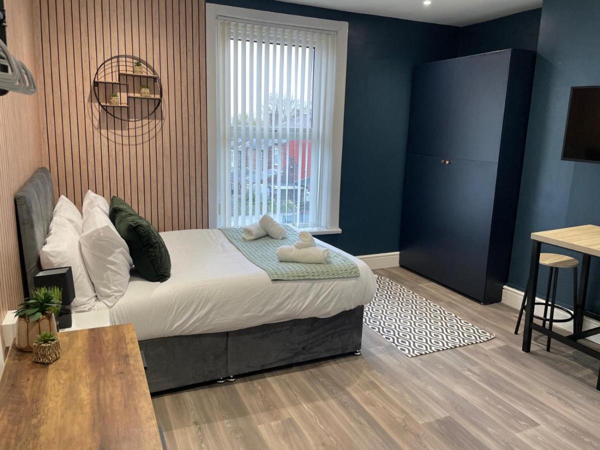 Deluxe Centrally Located In *