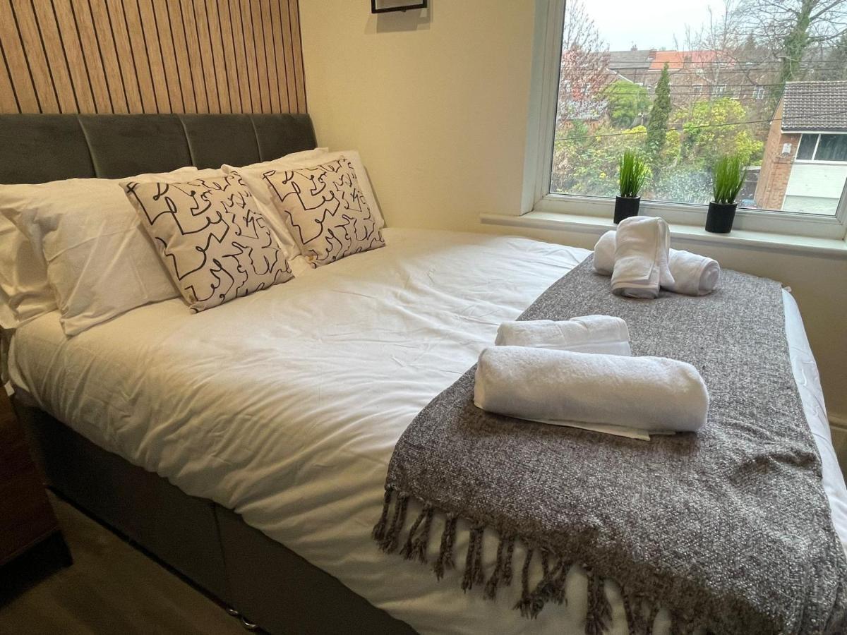Deluxe Centrally Located In * Manchester