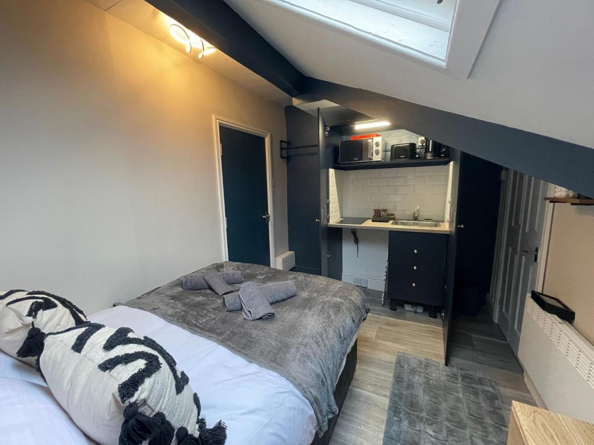 Deluxe Centrally Located In *
