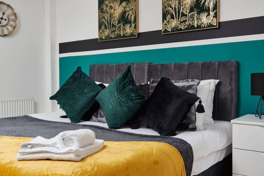 Stylish Central Apartment *