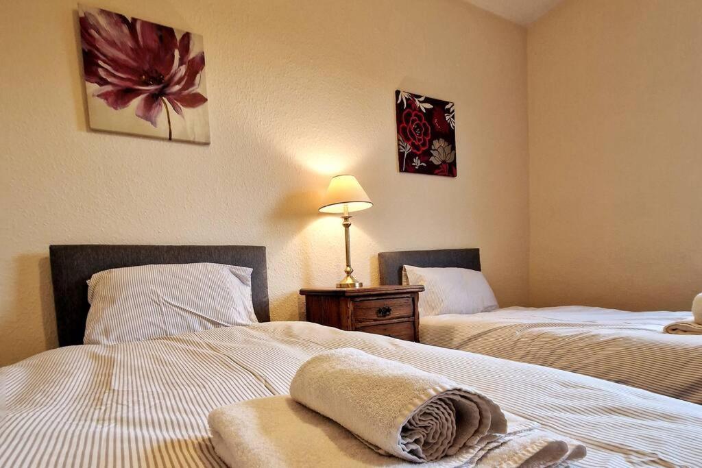Tallis House, Sleeps 5, Near Centre, Free Parking, Long Or Short - By Nmb * Manchester