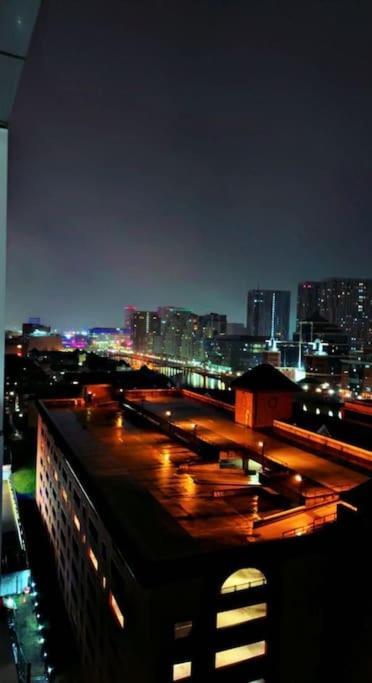 Apartment High Rise 2 Bedroom & 2 Bath With Parking, Balcony & Amazing View *