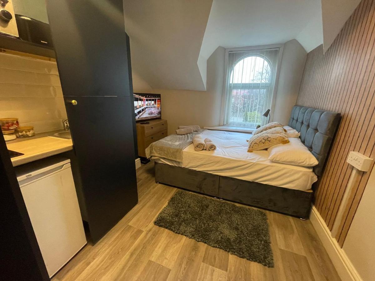 Deluxe Centrally Located In