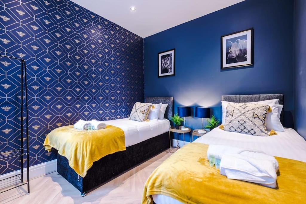Rest&recharge At A Luxury Retreat In - Sleeps 11, 5 Bedrooms, 3 Bathrooms, Free Parking * Manchester