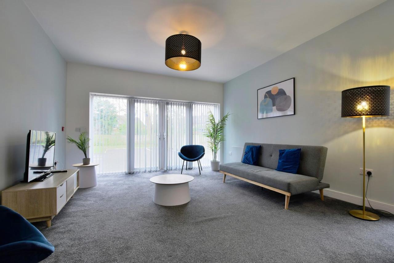 Appartement Spacious 2-br Close To Salford Royal Hospital *