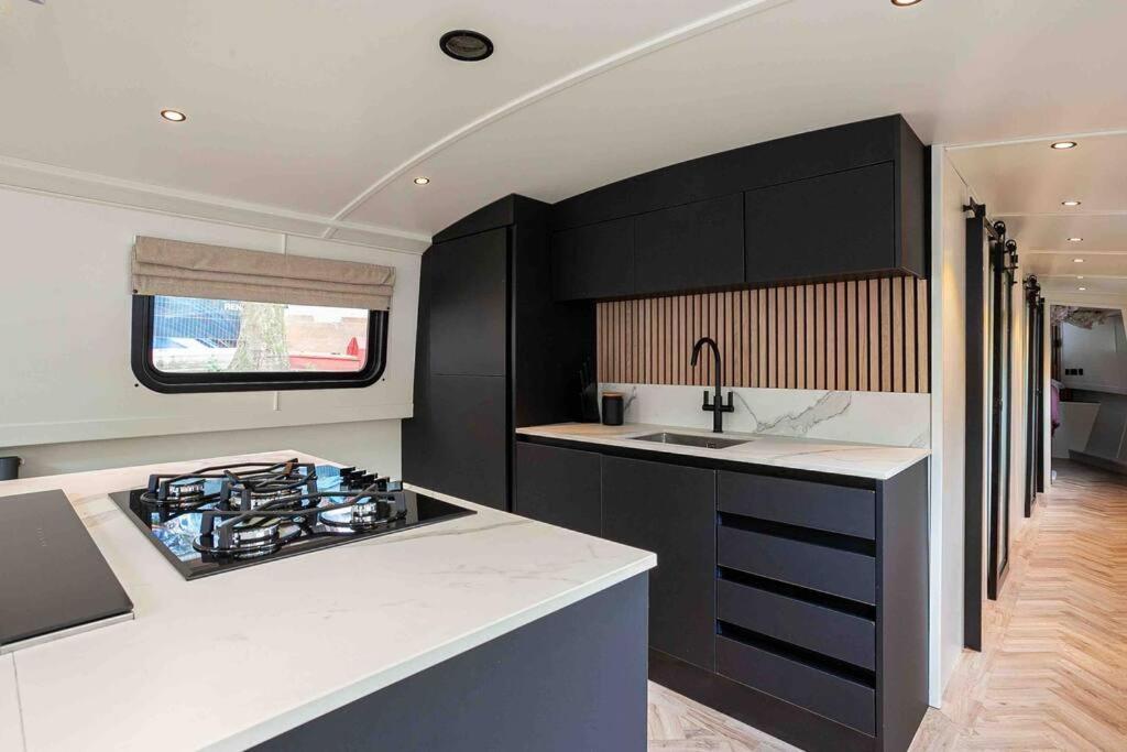 Botel The Vaetten Hues Luxury Boat Manchester