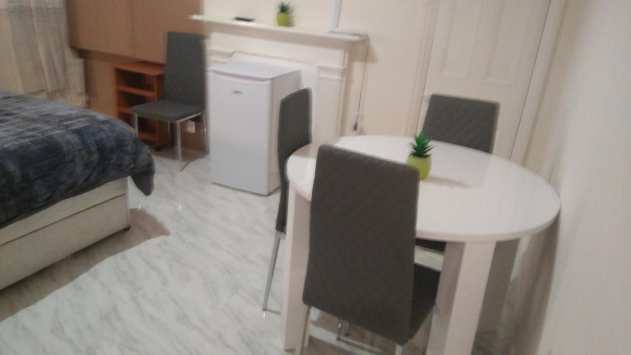 Spacious Near City Centre Guest house *