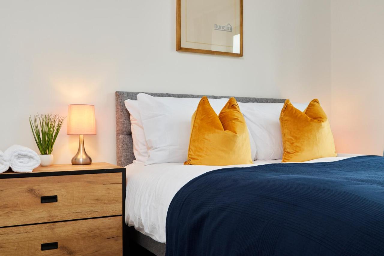 Vakantiehuis Fabulous 5 Bed House W Parking Manchester