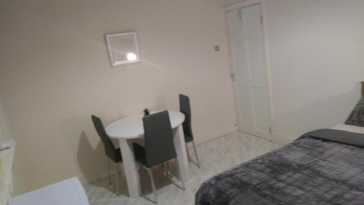 Spacious Near City Centre Guest house