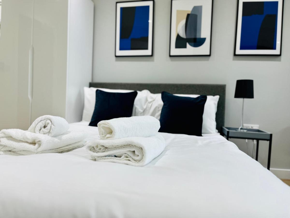 Apartment Lovely Studio With Free Parking Included! *