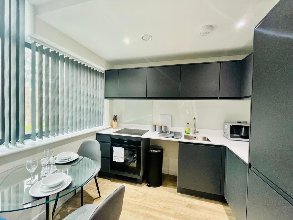 Lovely Studio With Free Parking Included! *