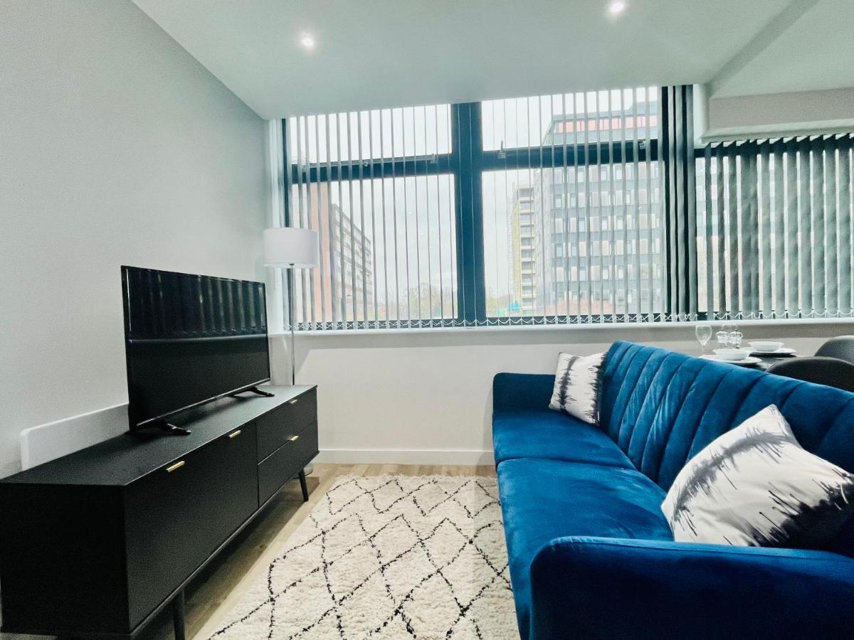 Apartment Lovely Studio With Free Parking Included! *