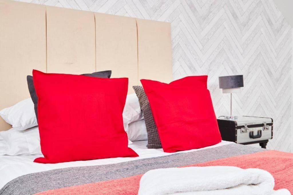 The Exquisite Abode - Parking Apartment Manchester