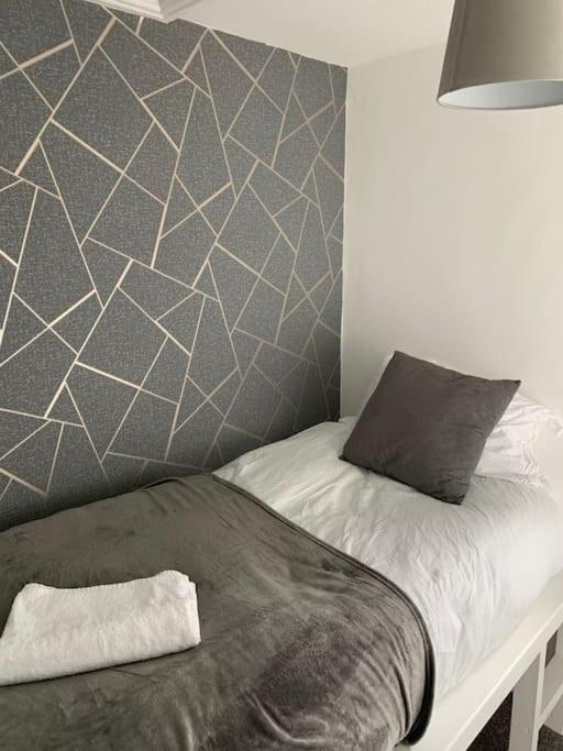 Apartment Contractor Stays By Furnished - Free Parking Manchester