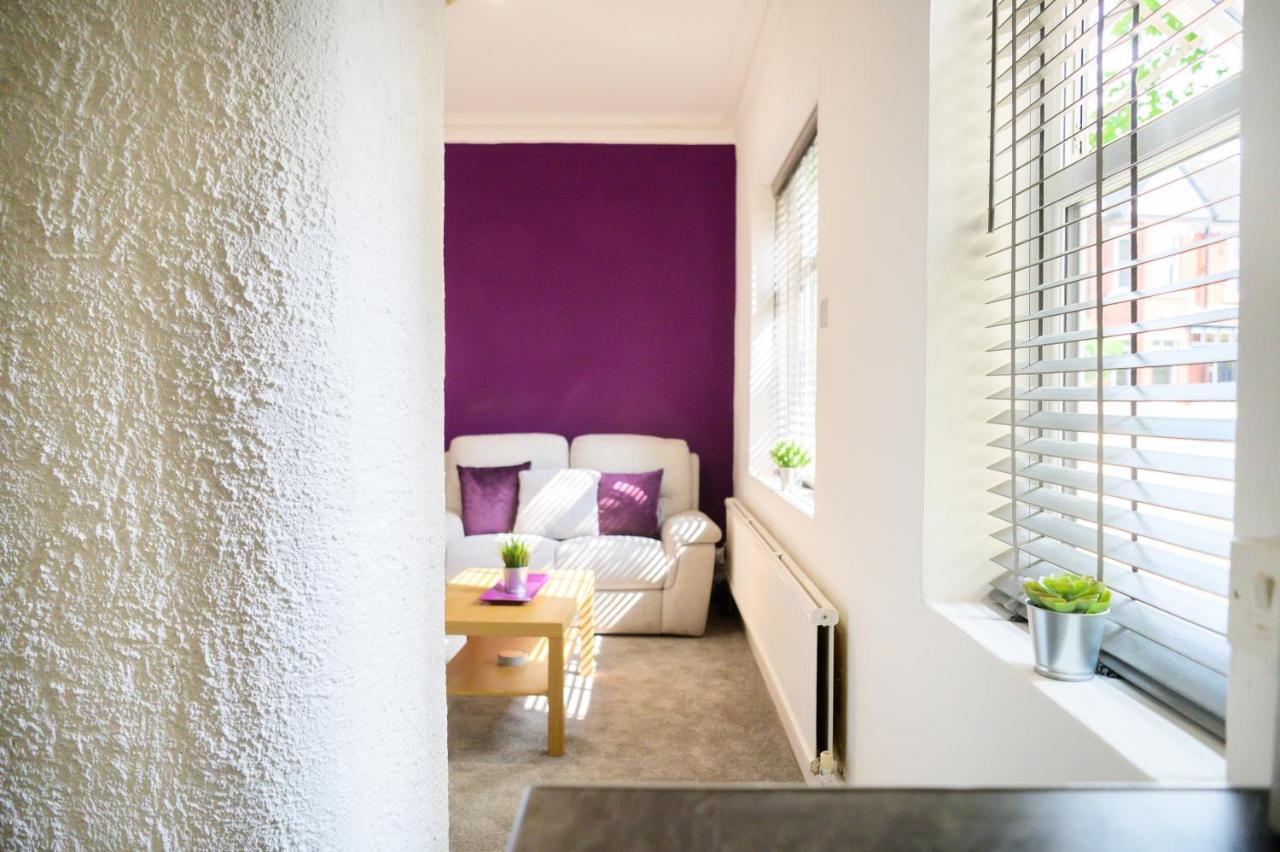 Apartment Purple Blossom, Cosy 2 Bed Apartment, Near Didsbury, Free Parking Manchester