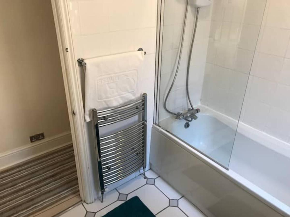 Accommodatie bij particulieren Private King En-suite Bedroom Close To Mediacityuk/old Trafford Manchester