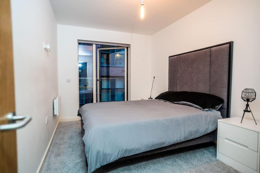 1 Bed With Balcony & Free Parking - Gbp20 One4all Voucher Included If From Today Until The End Of June!! Appartement