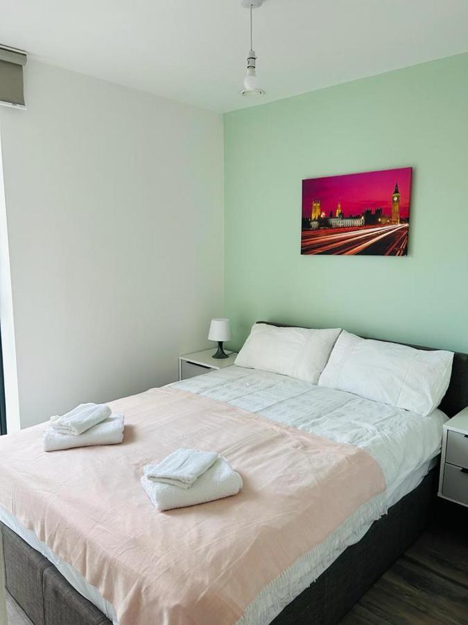 Apartment Lovely Entire Flat In