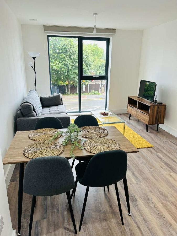 Lovely Entire Flat In Apartment Manchester