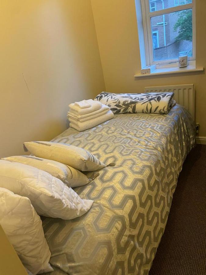 Lovely 3 Bed Short Manchester