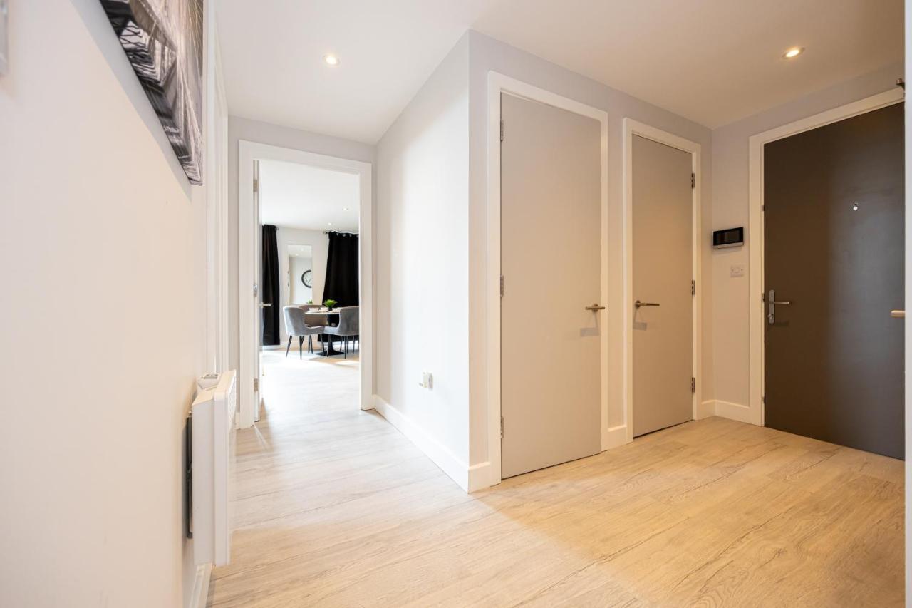 Apartment Contemporary 3 Bedrooms Manchester