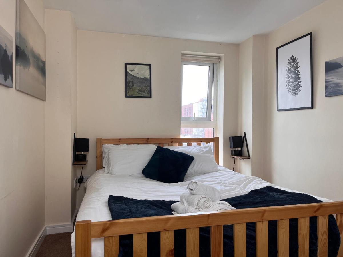 View Spacious 2 Bed 2 Bathrooms *
