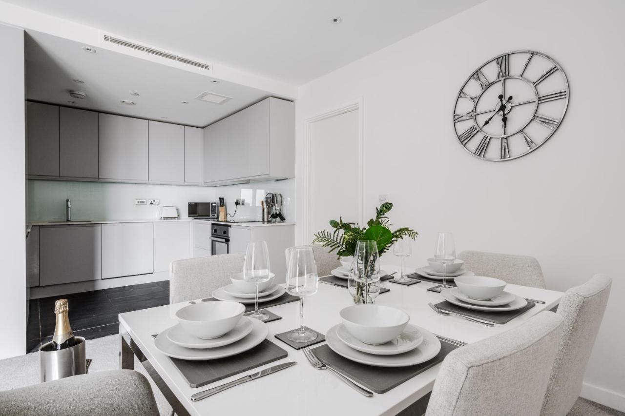 Apartment 3 Bed Luxury Spacious With Pool *