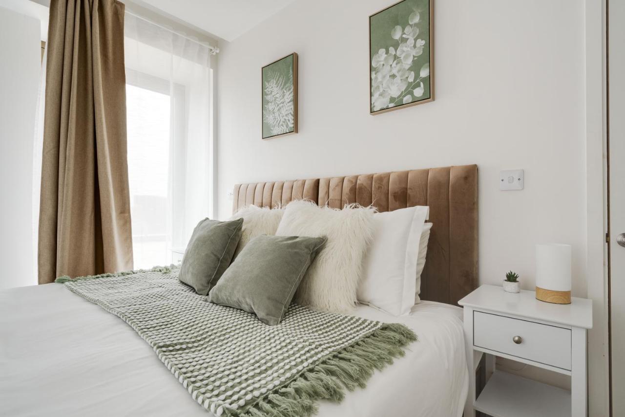 3 Bed Luxury Spacious With Pool Apartment