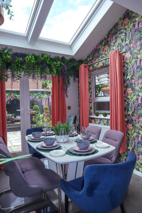 Vakantiehuis Stylish House For 9 With Patio