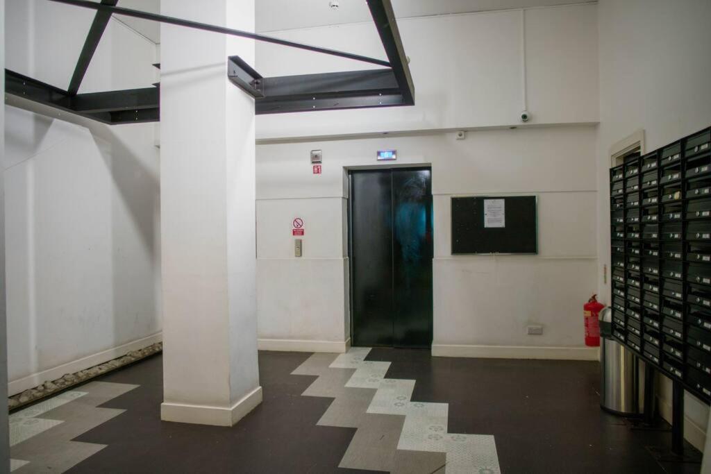 Centre Apartment, Skyline View Apartment *