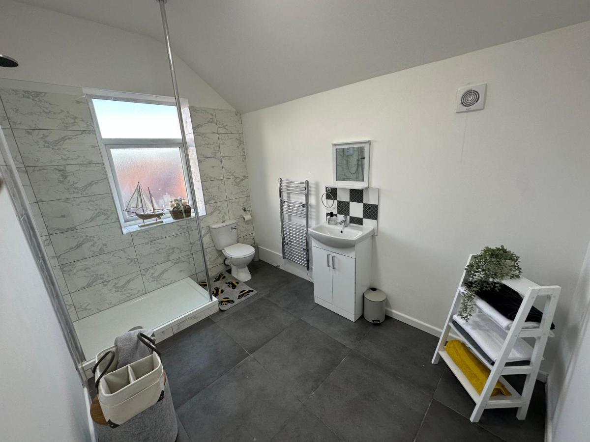 Lovely 2 Bedroom In Close To Centre And Stadium #1 Apartment