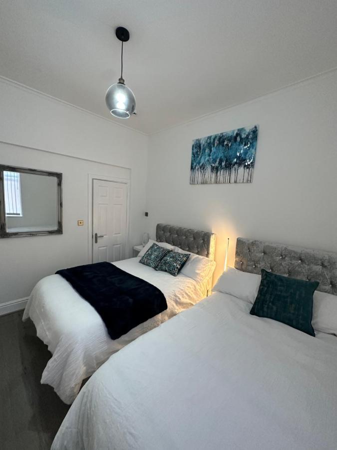 Lovely 2 Bedroom In Close To Centre And Stadium #1 Apartment *