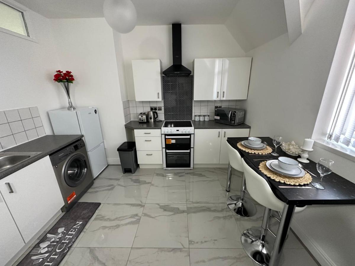 Lovely 2 Bedroom In Close To Centre And Stadium #1 Manchester