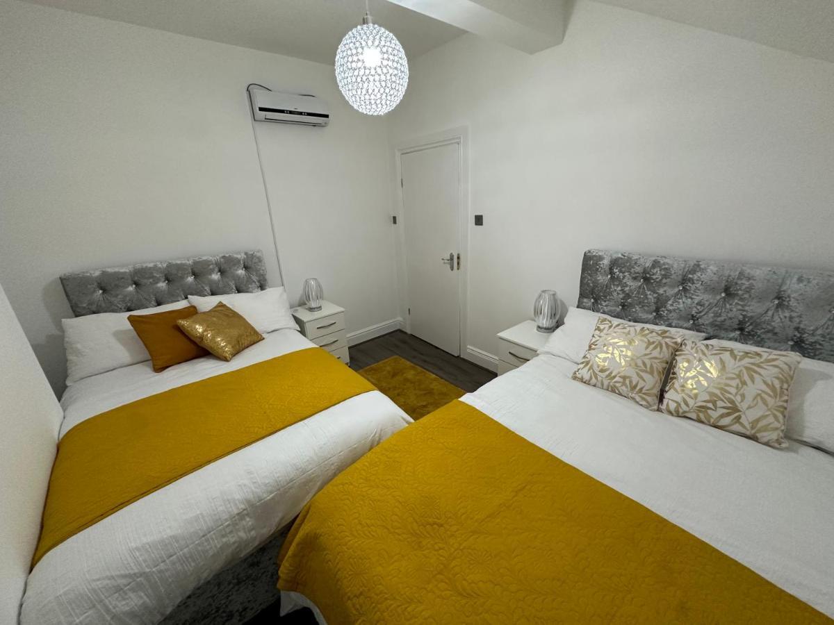 Apartment Lovely 2 Bedroom In Close To Centre And Stadium #1