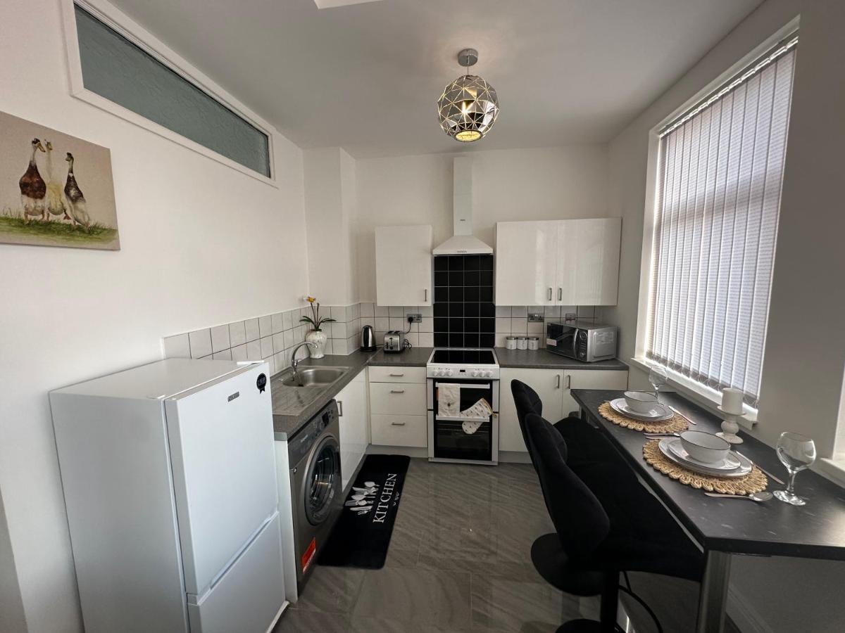 Lovely 2 Bedroom In Close To Centre And Stadium #1 Manchester